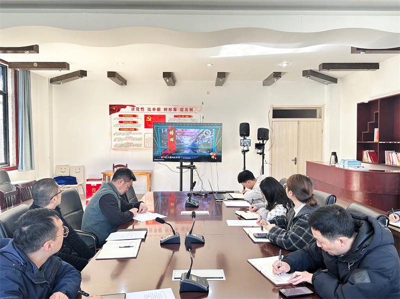 旅游公司党支部开展“汲取榜样力量 践行国企担当”主题党日活动--图5.jpg 旅游公司党支部开展“汲取榜样力量 践行国企担当”主题党日活动--图5.jpg